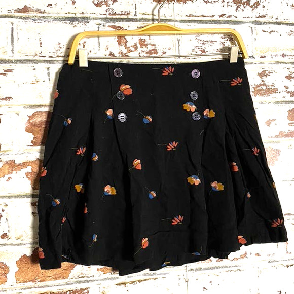 Free People Lovers Lane Floral Mini High Waisted Button Detail Flowinhg Skirt - Picture 4 of 9